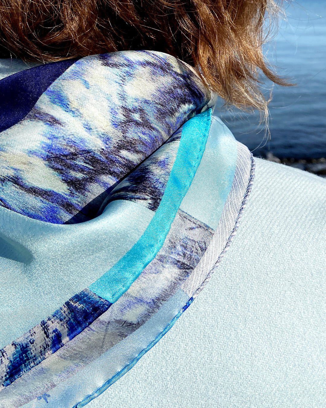 Silketørklæde Blåt kvadratisk - 100% ægte SILKE TWILL - 65 x 65 cm - Beautiful in Blue No. 15