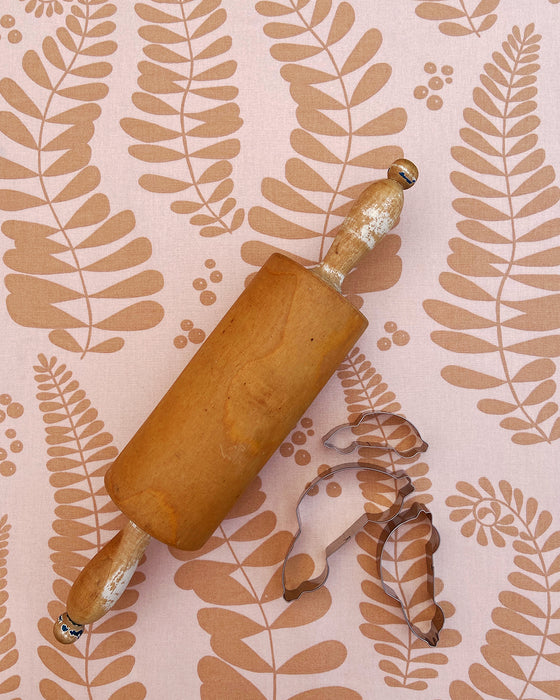 Voksdug - Bregner med mandelfarve fra Notes by Susanne Schjerning - FERN Sweet Almond