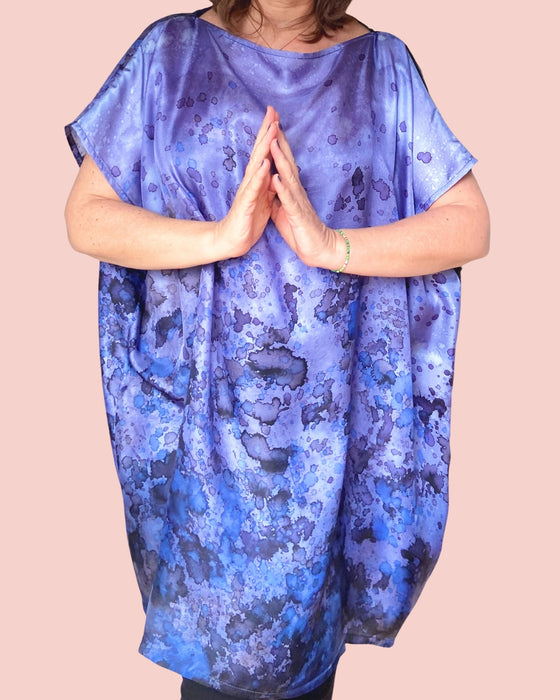 Silketunika - silkekjole - lækkert silketwill med blå pletter - Unika - design Susanne Schjerning - one size - No. 404